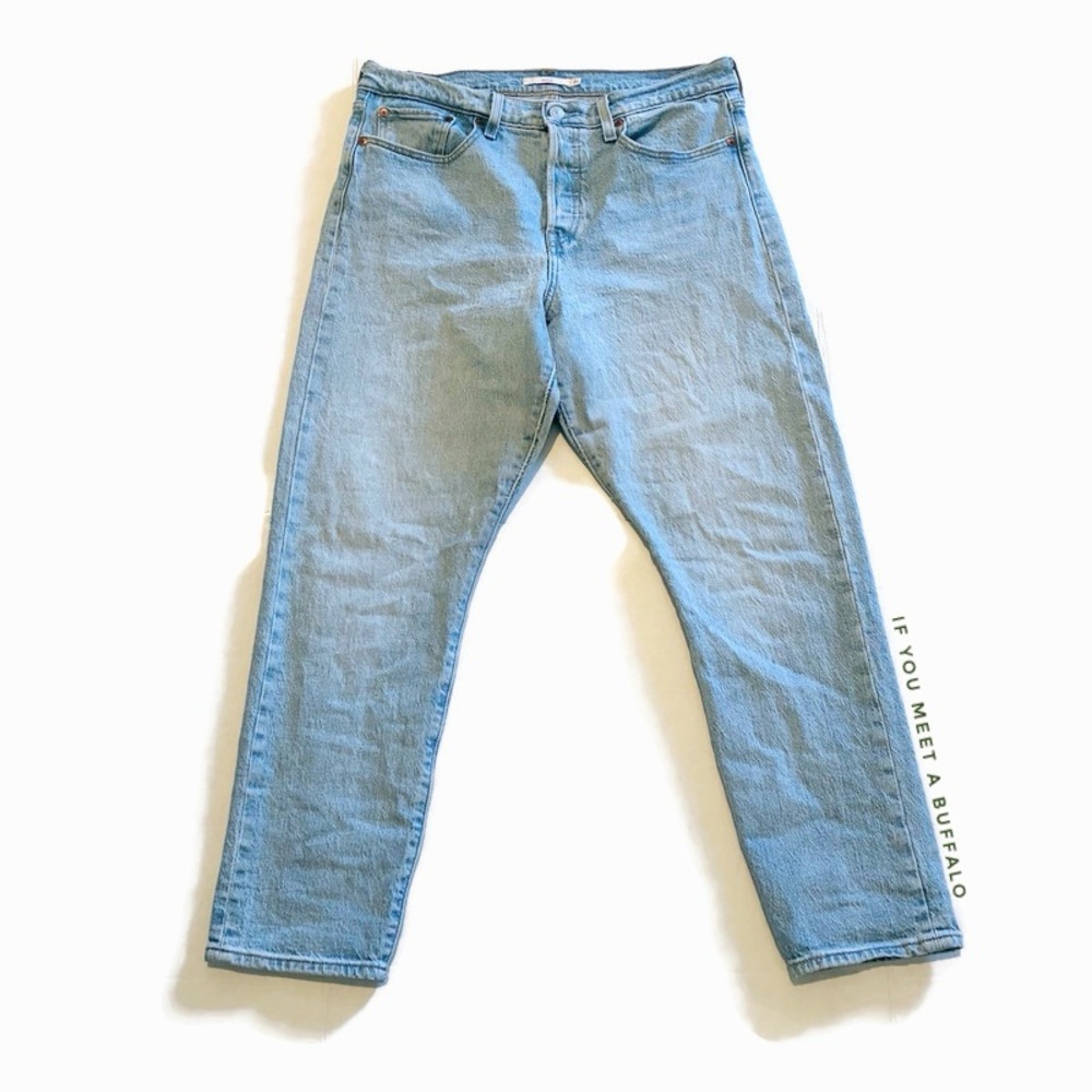 Levis Premium Women’s 31 BIG E Wedgie Straight Jeans Light Stonewash High Rise